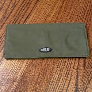 Big Skinny Woman’s Billfold/Wallet